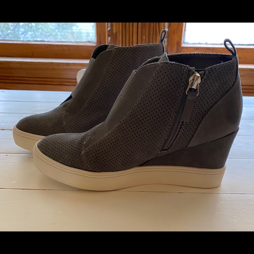Women’s Ankle Booties